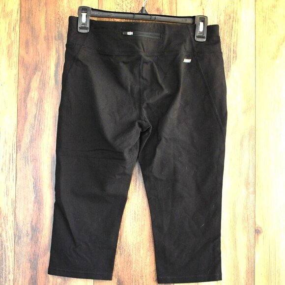 Danskin now Size M Fitted Capri Legging Black - Picture 1 of 5